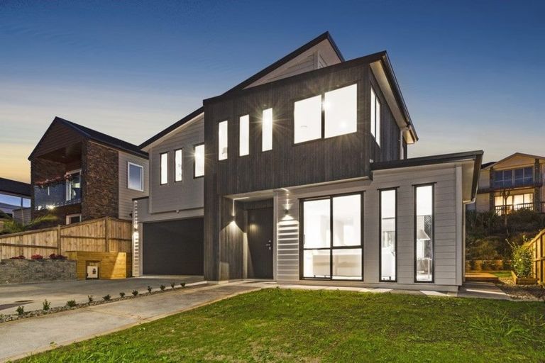 Photo of property in 32 Bounty Road, Long Bay, Auckland, 0630