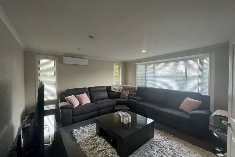 Photo of property in 8 Mt Lebanon Crescent, The Gardens, Auckland, 2105