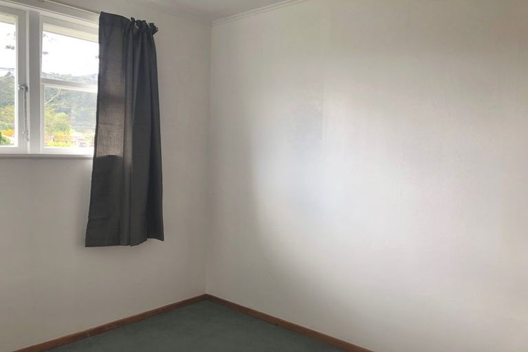 Photo of property in 388-390 George Street, Stokes Valley, Lower Hutt, 5019