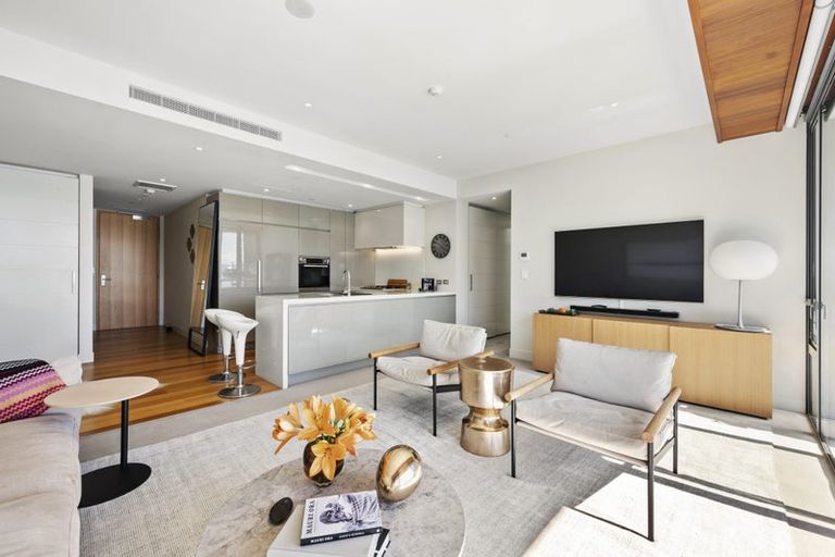 Photo of property in Clyde Quay Wharf, 2a/6 Clyde Quay Wharf, Te Aro, Wellington, 6011