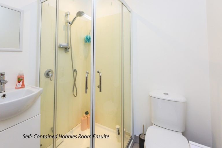 Photo of property in 33 Montgomery Street, Stokes Valley, Lower Hutt, 5019