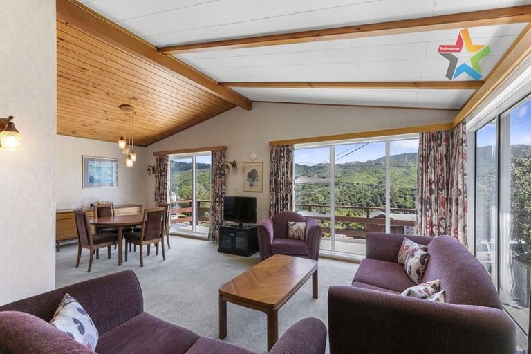 Photo of property in 76 Warwick Street, Wilton, Wellington, 6012