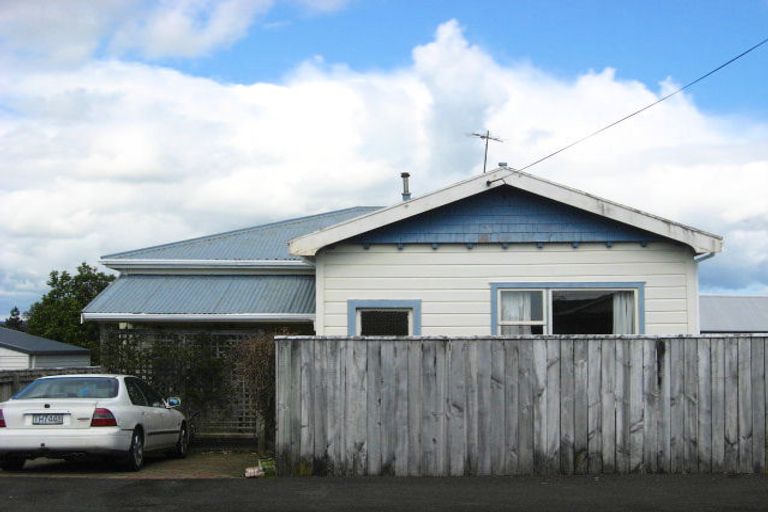 Photo of property in 27 Wallace Place, Westown, New Plymouth, 4310