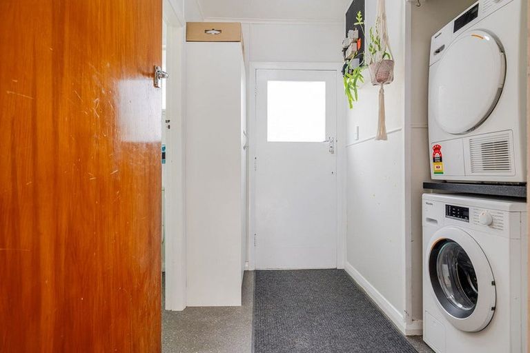 Photo of property in 27 Sheffield Street, Awapuni, Palmerston North, 4412