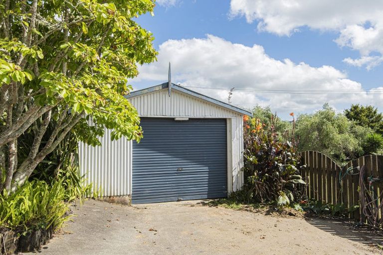 Photo of property in 46 Whakapirau Road, Maungaturoto, 0583