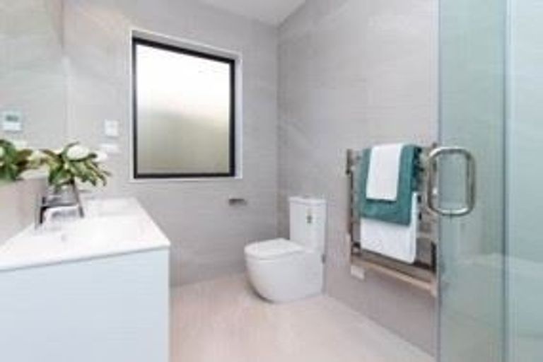 Photo of property in 12 Mamuku Drive, Massey, Auckland, 0614