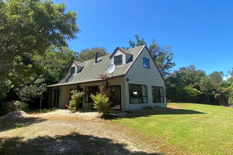 Photo of property in 1864 Takaka-collingwood Highway, Milnthorpe, Collingwood, 7182