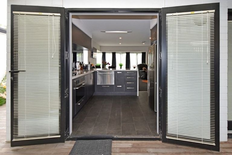 Photo of property in 1 Chatswood Place, Bishopdale, Christchurch, 8051