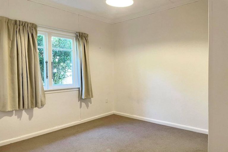 Photo of property in 50 Brooklands Road, Brooklands, New Plymouth, 4310