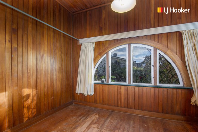 Photo of property in 105 Macandrew Road, South Dunedin, Dunedin, 9012