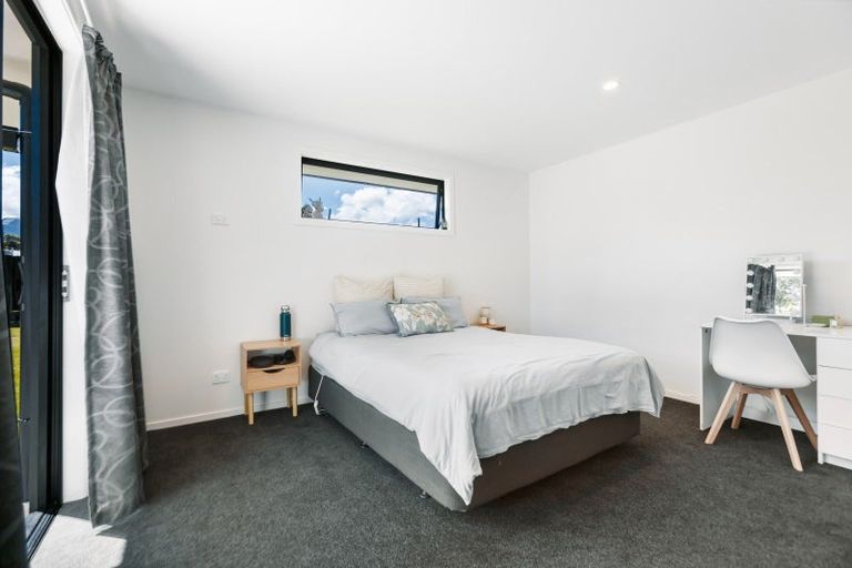 Photo of property in 10 Magpie Place, Lake Hawea, 9382