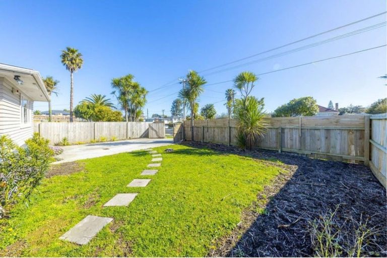 Photo of property in 37 Puriri Road, Manurewa, Auckland, 2102