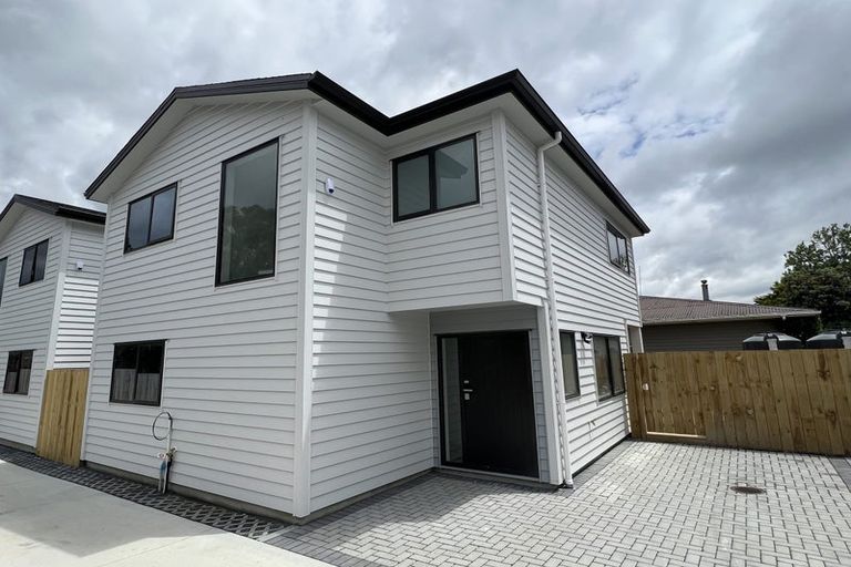 Photo of property in 30b Durham Street, Te Atatu Peninsula, Auckland, 0610