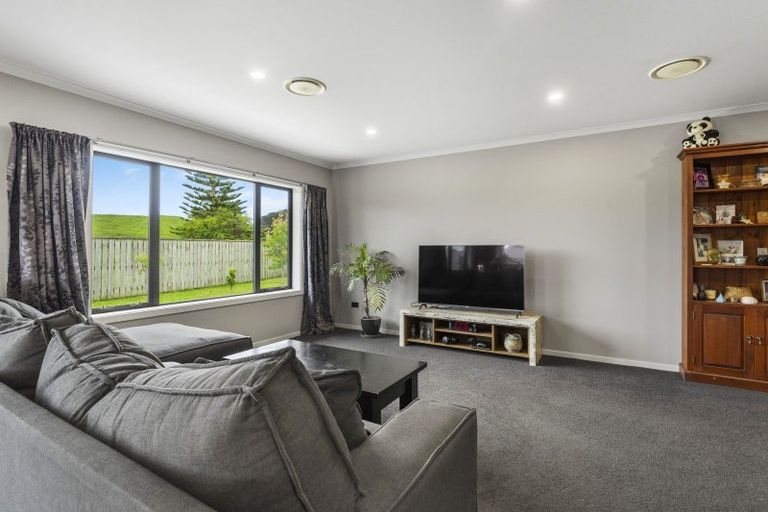 Photo of property in 17 Te Wiremu Lane, Otaki, 5512
