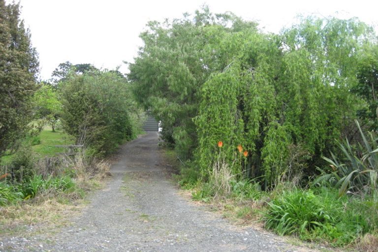 Photo of property in 42 Fork Road, Kumeu, 0891