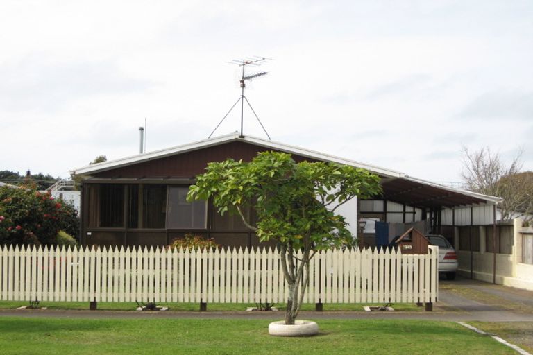 Photo of property in 62 Domett Street, Waitara, 4320