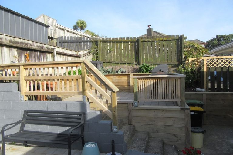 Photo of property in 91 Taylor Terrace, Tawa, Wellington, 5028