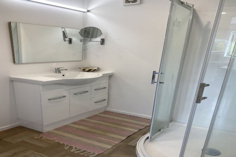 Photo of property in 71 Howard Road, Orere Point, Papakura, 2585