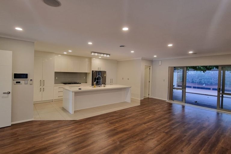 Photo of property in 4 Bruckless Drive, Flat Bush, Auckland, 2019