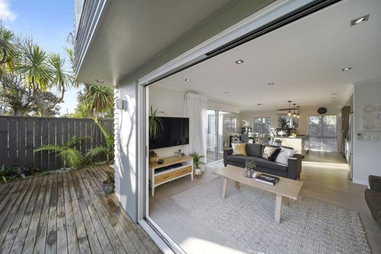 Photo of property in 67 Millen Avenue, Pakuranga, Auckland, 2010