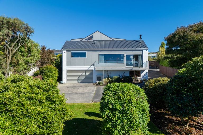 Photo of property in 113 Easther Crescent, Kew, Dunedin, 9012