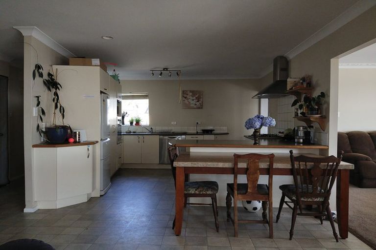 Photo of property in 79 Tirimoana Road, Te Atatu South, Auckland, 0602