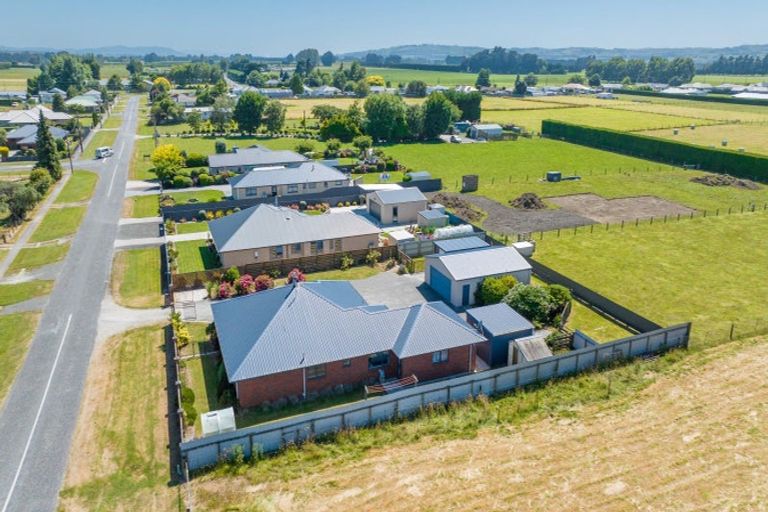 Photo of property in 37 Manse Street, Edendale, 9825