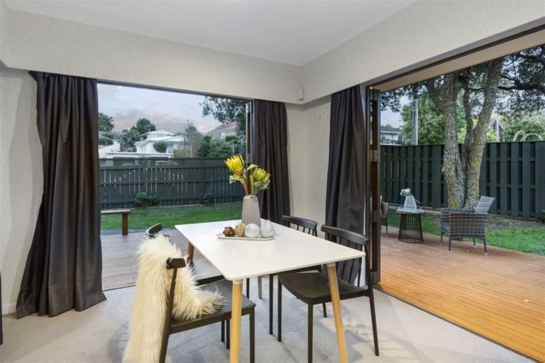 Photo of property in 37 Parkhill Road, Mellons Bay, Auckland, 2014