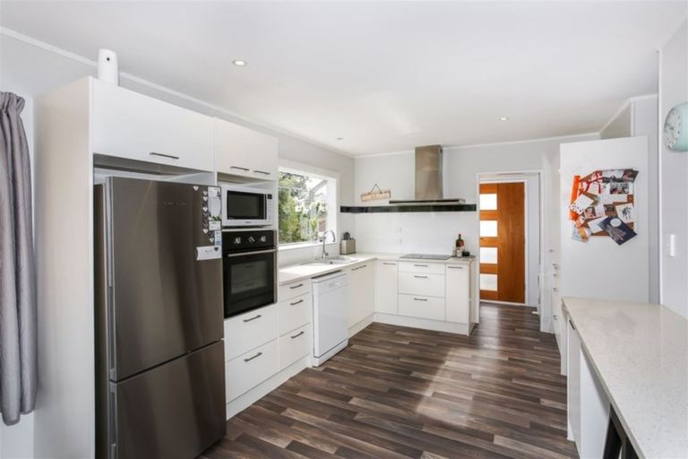 Photo of property in 12c Youngs Road, Papakura, 2110