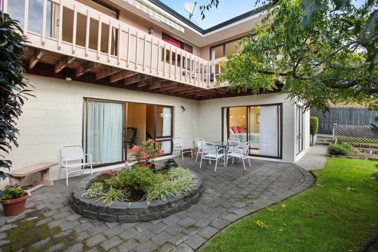 Photo of property in 5 Essington Place, Half Moon Bay, Auckland, 2012