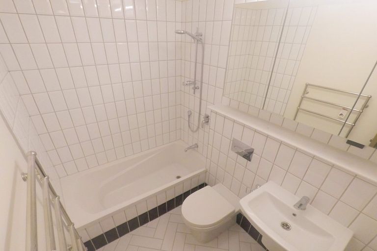 Photo of property in 104/3 Roxburgh Street, Mount Victoria, Wellington, 6011