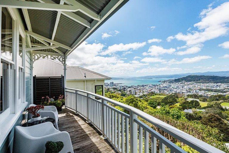 Photo of property in 9 Karepa Street, Brooklyn, Wellington, 6021