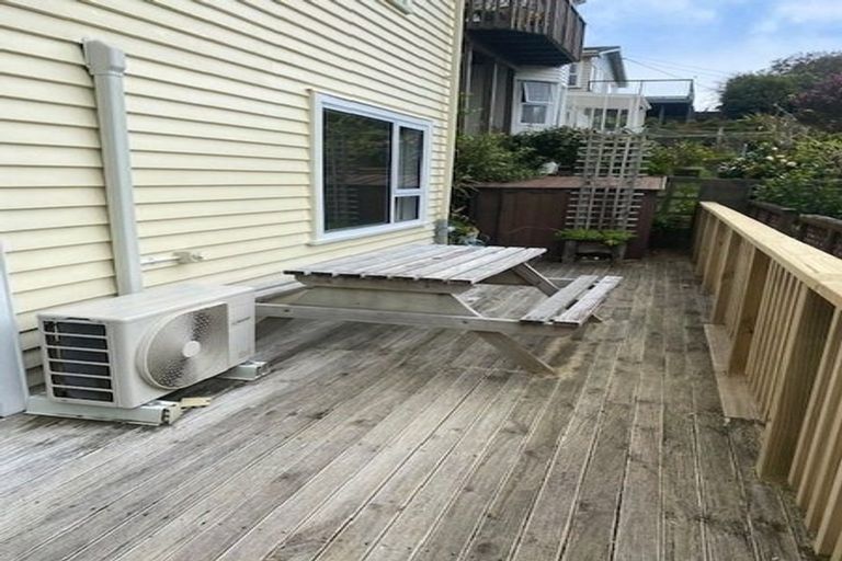 Photo of property in 10 Oriel Place, Tawa, Wellington, 5028