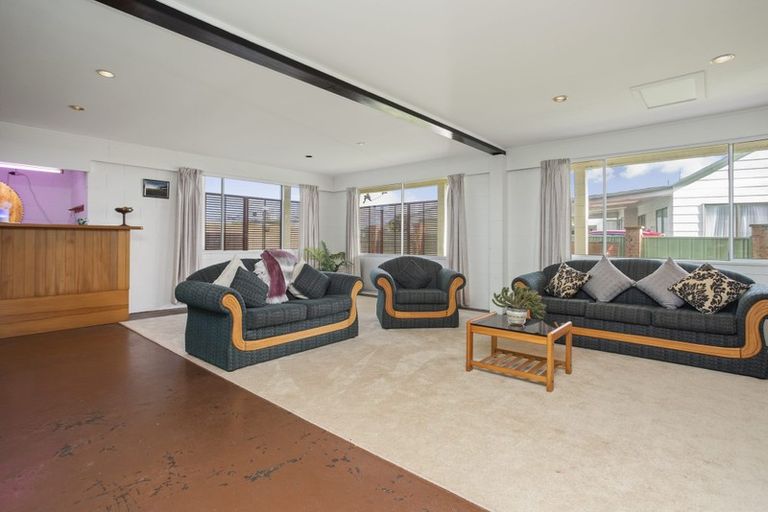 Photo of property in 14 Andes Avenue, Mangere Bridge, Auckland, 2022