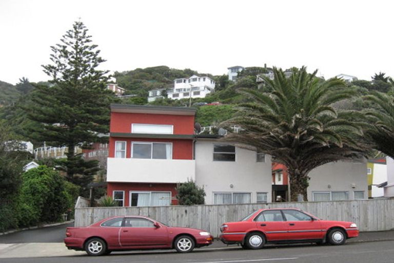 Photo of property in 11/138 Queens Drive, Lyall Bay, Wellington, 6022