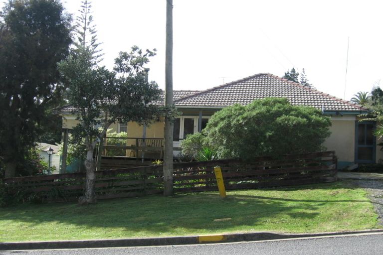 Photo of property in 1 Charles Street, Te Kamo, Whangarei, 0112