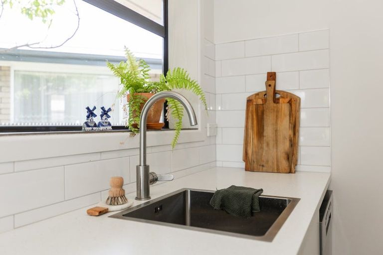 Photo of property in 6 Gladson Avenue, Sockburn, Christchurch, 8042