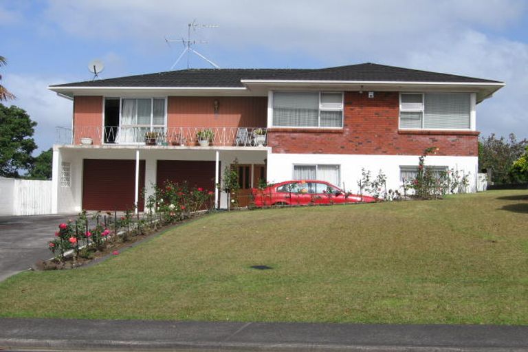 Photo of property in 21 Jenelin Road, Glendene, Auckland, 0602