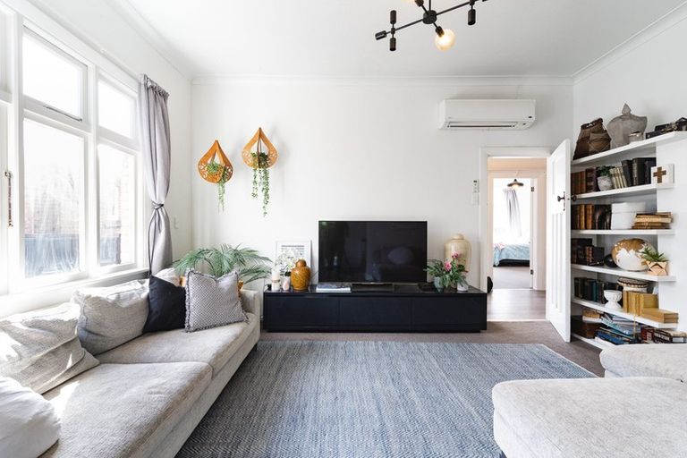 Photo of property in 33 Beach Street, Saint Clair, Dunedin, 9012