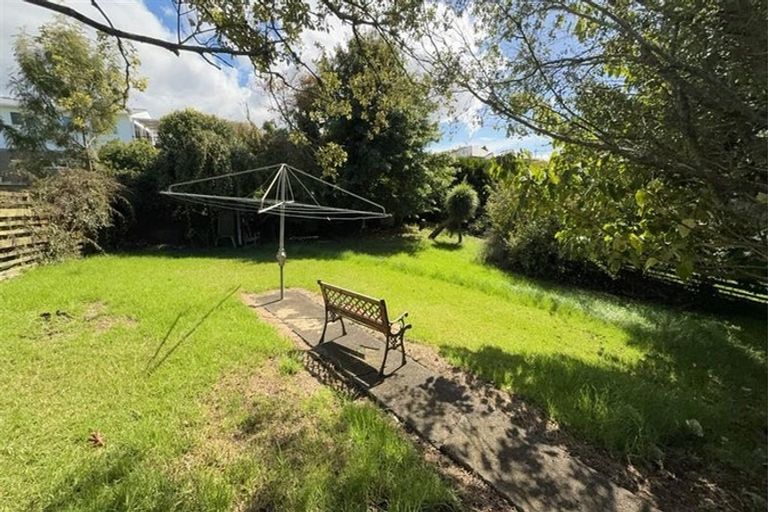 Photo of property in 26 Tiroroa Avenue, Te Atatu South, Auckland, 0610