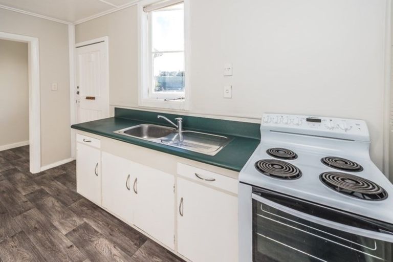 Photo of property in 10 Cornfoot Street, Castlecliff, Whanganui, 4501