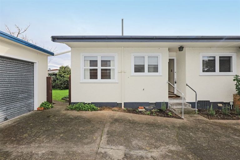 Photo of property in 804a Oxford Street, Saint Leonards, Hastings, 4120