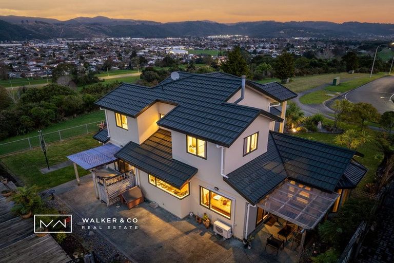Photo of property in 2 Kirton Drive, Riverstone Terraces, Upper Hutt, 5018