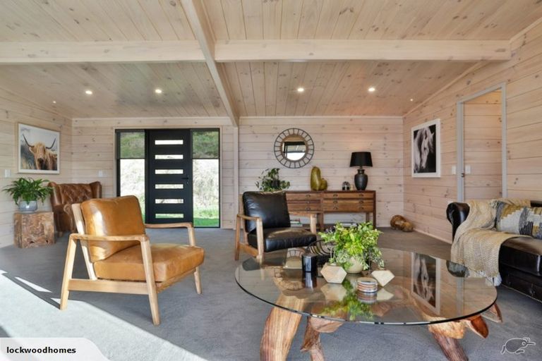 Photo of property in 1994 Great South Road, Bombay, 2675