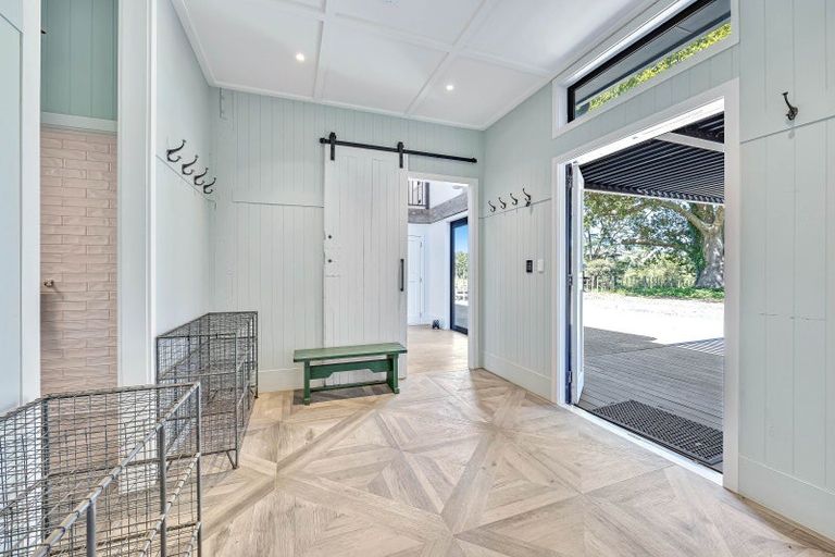 Photo of property in 377 Clevedon Kawakawa Road, Clevedon, Papakura, 2585