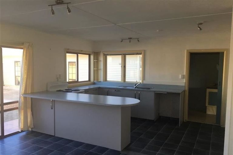 Photo of property in 117 Taradale Road, Onekawa, Napier, 4110