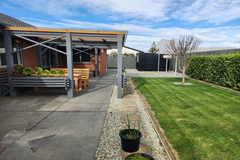 Photo of property in 8 Little Gem Road, Hornby, Christchurch, 8025