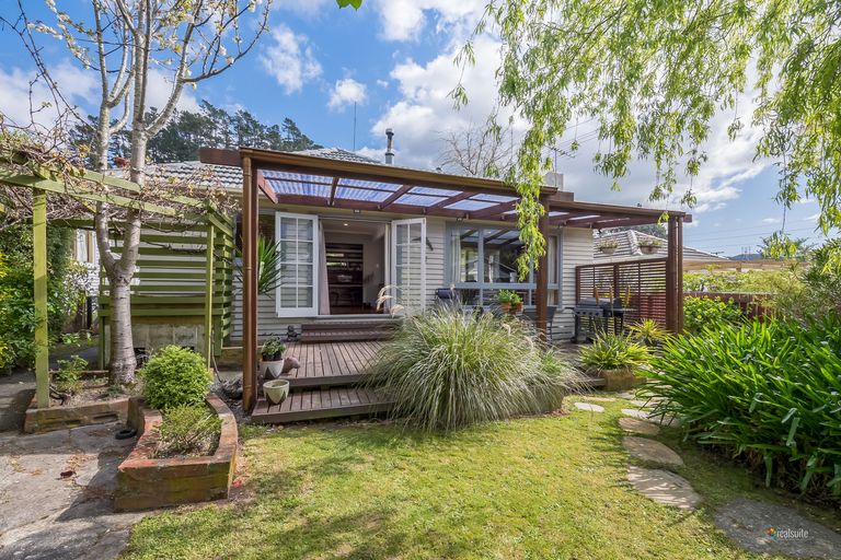 Photo of property in 125 Hine Road, Wainuiomata, Lower Hutt, 5014
