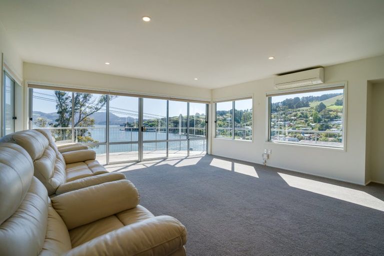 Photo of property in 40 Marine Parade, Macandrew Bay, Dunedin, 9014