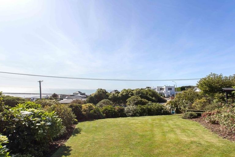 Photo of property in 224 Mount Pleasant Road, Mount Pleasant, Christchurch, 8081